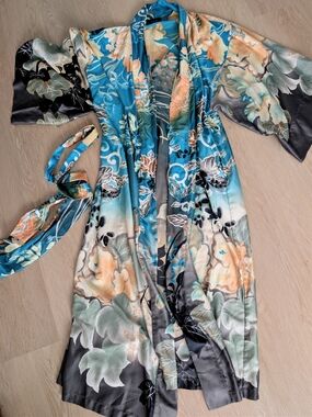Natori Flourish Luxury Loungewear Robe Small Teal Blue Peach Floral Long Belted